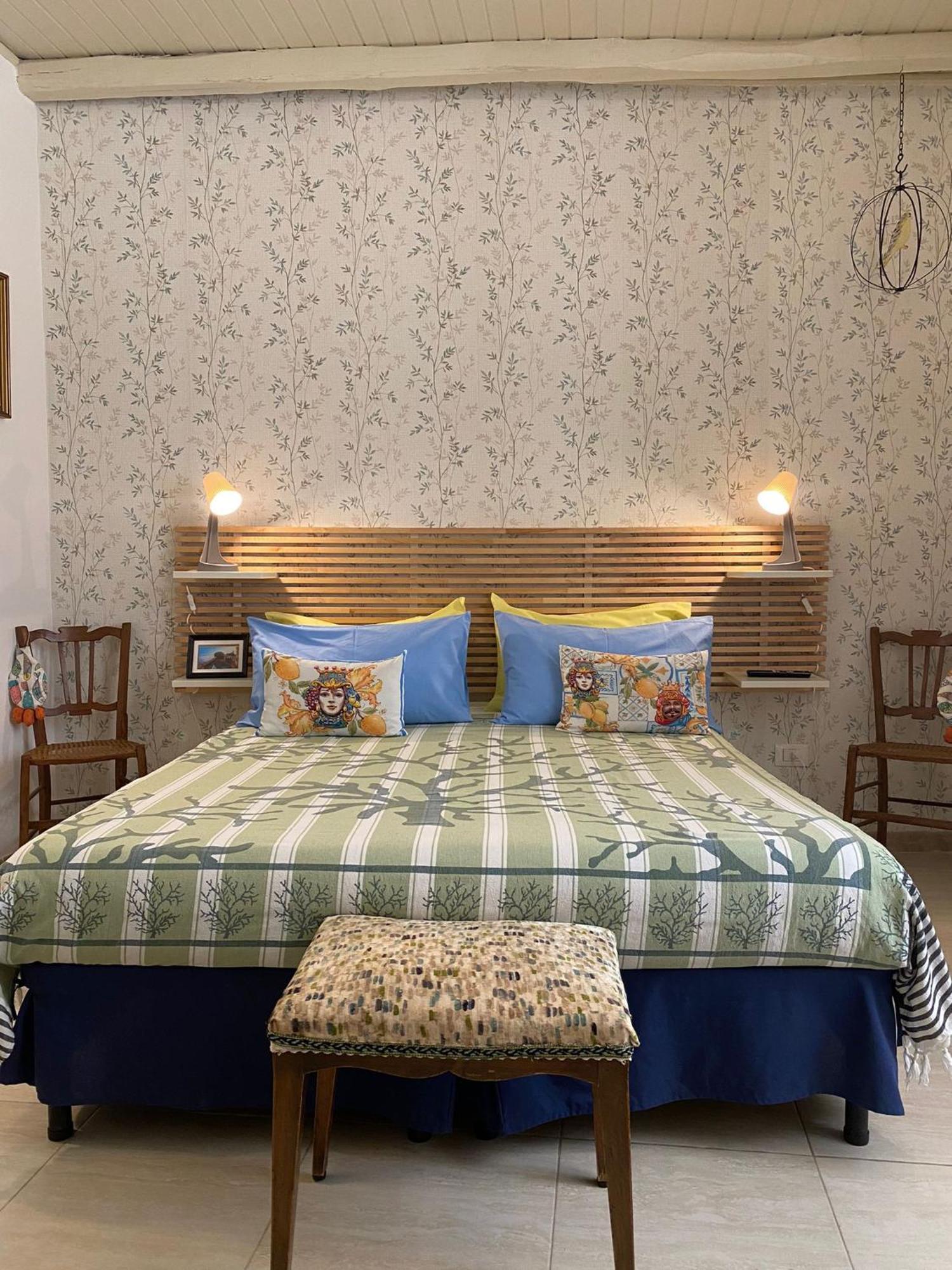 Casarizzi 24 Vacanze Ortigia Сиракуза Екстериор снимка